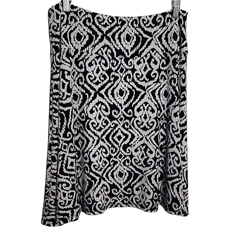 Chicos Size 1 Pull On Skirt, Black/White - Picture 4 of 5